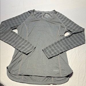 The running room Heather Gray Long Sleeve Top